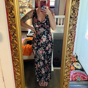TIMELESS FLORAL CIGNAL GOWN